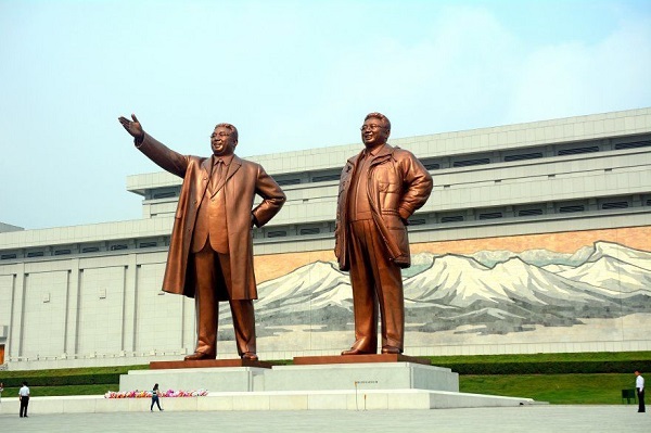 north-korea-the-most-respected-monument-of-the-late-leaders-881x587