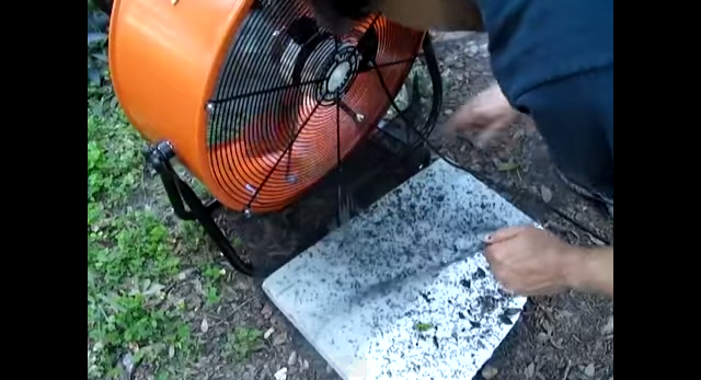 DIY Pesticide Free Mosquito Trap – Kill 1000s Per Night