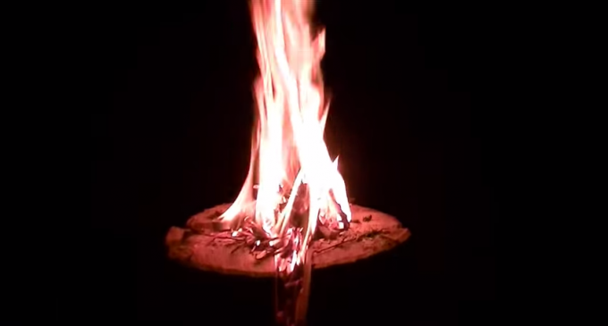 Swedish Fire Torch: A 5 Hour Long Fire From One Log