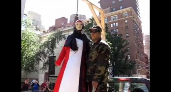 Muslims Openly Promote Terrorism In NYC Parade