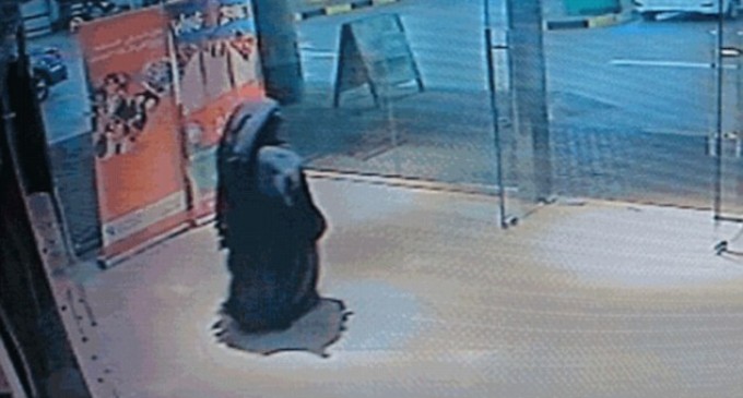 American Mother Stabbed To Death By Burqa-clad Person In Mall Restroom