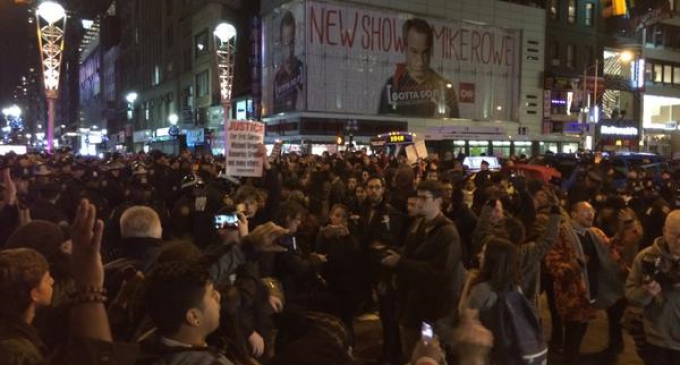 Massive Protest In NYC Over Police Illegal Chokehold Killing Of Eric Garner