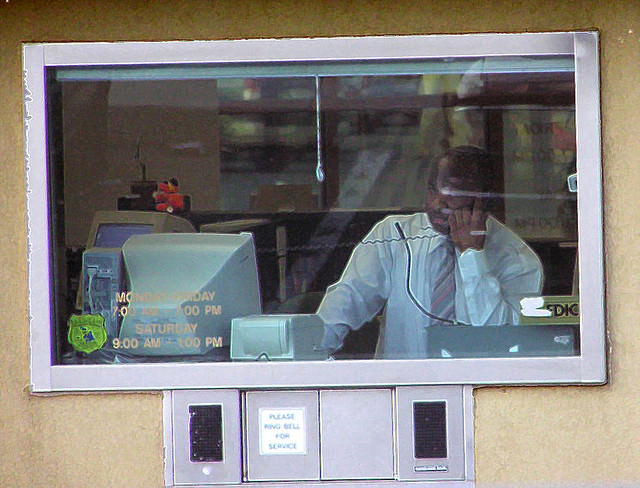 Report: DOJ Wants Banks To Call Police On Customers Withdrawing $5,000 Or More