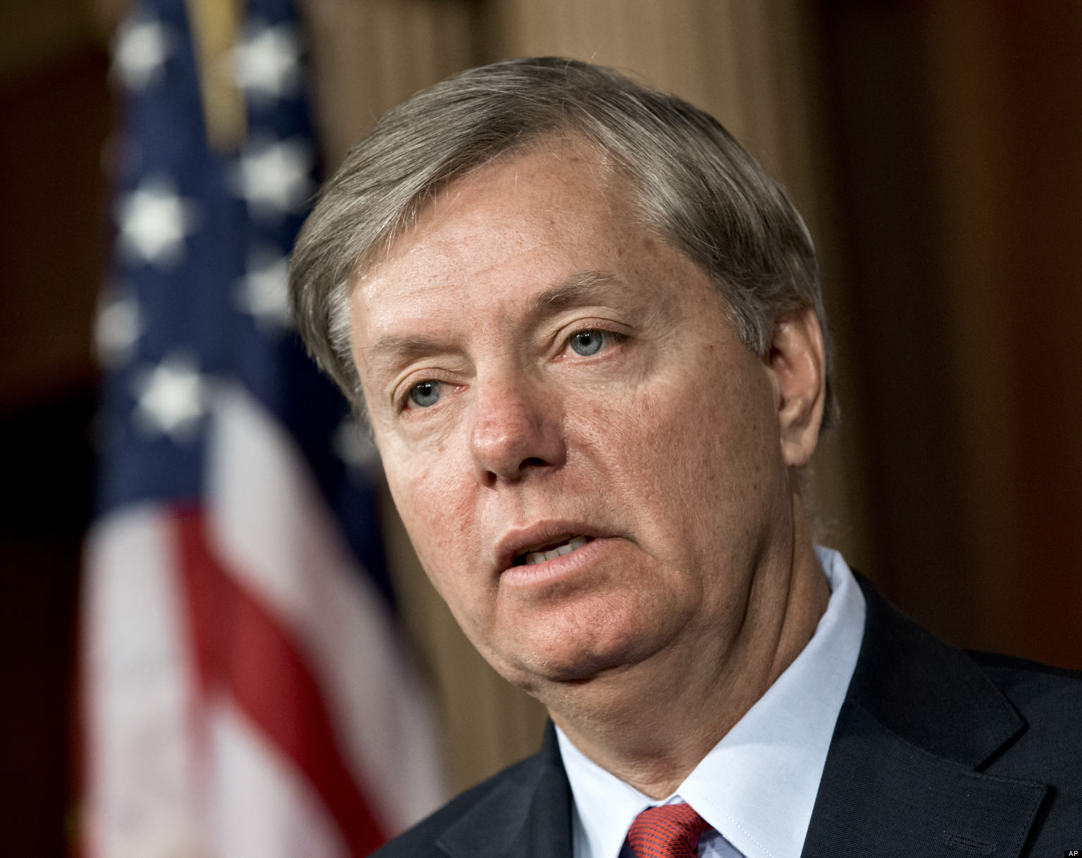 Senator Lindsey Graham Apologizes to Muslims for Trump