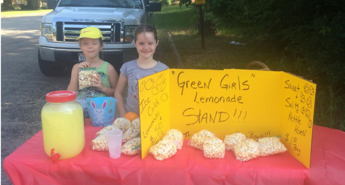 Texas Police Shut Down Little Girls “Illegal” Lemonade Stand