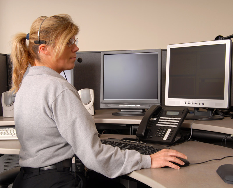 911 Dispatcher Hangs Up On Shooting Victim – Causing Him to Die