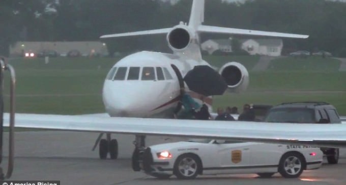 CAUGHT! Hillary boards private jet after global warming speech