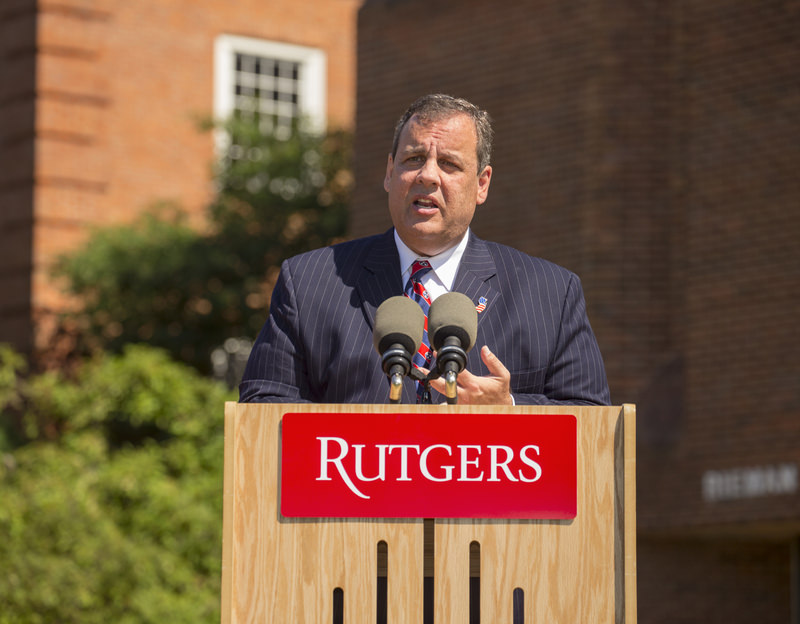 Chris Christie Lies to Support His Campaign Narrative