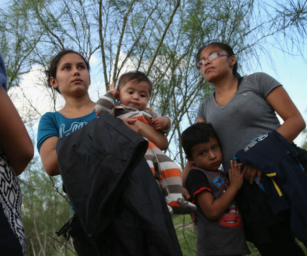 Mexico Warns Texas Not to Deny Birth Certificates