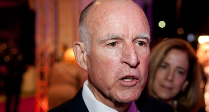 Gov. Brown Turn California Schools Into Gunman Friendly Zones