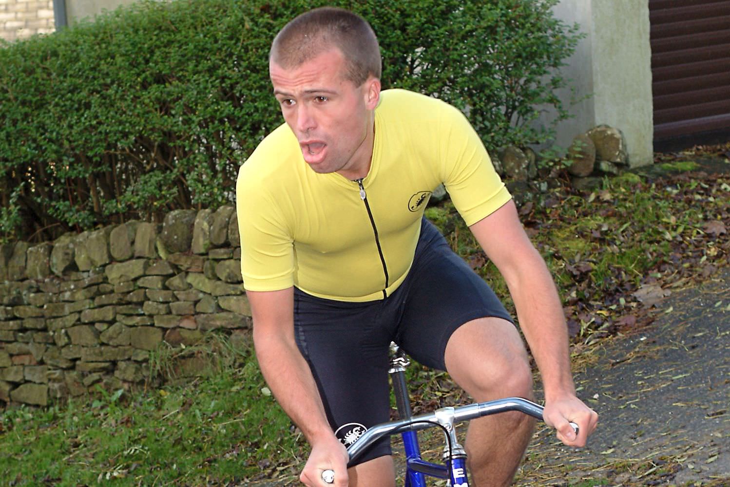 MI6 Spy Found Dead and Naked In Bathtub Had Hacked Clinton Data