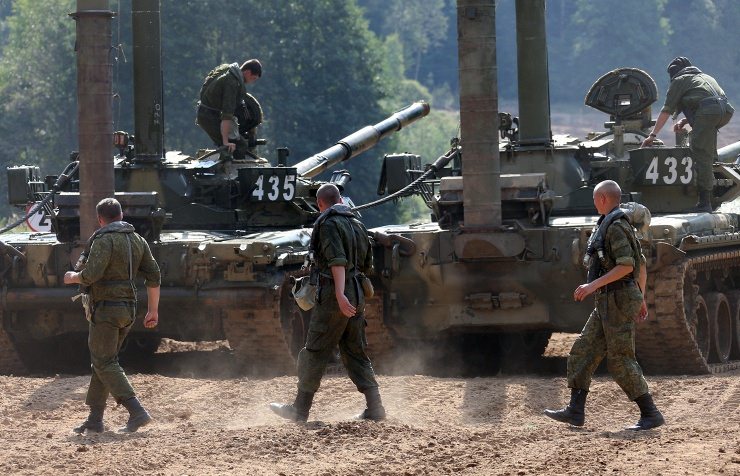 Russia Mobilizes Massive Amount of Troops To Western Border