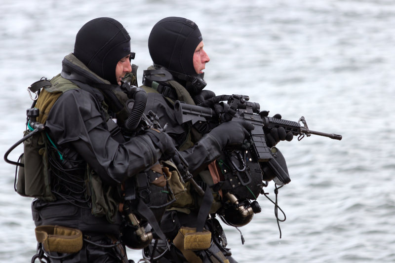 Navy Pressured to Allow Women into Seals