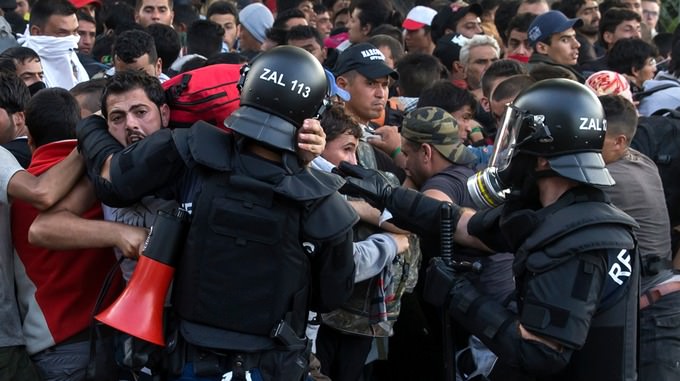 Hungary PM Says Refugees Resemble an Army