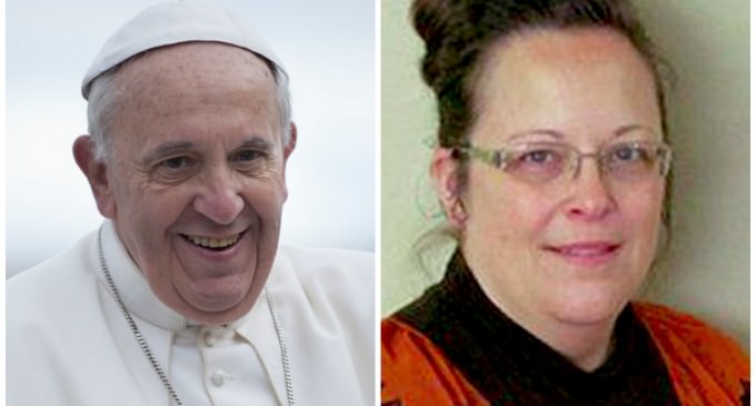 Liberals Outraged As Pope Meets With Kim Davis