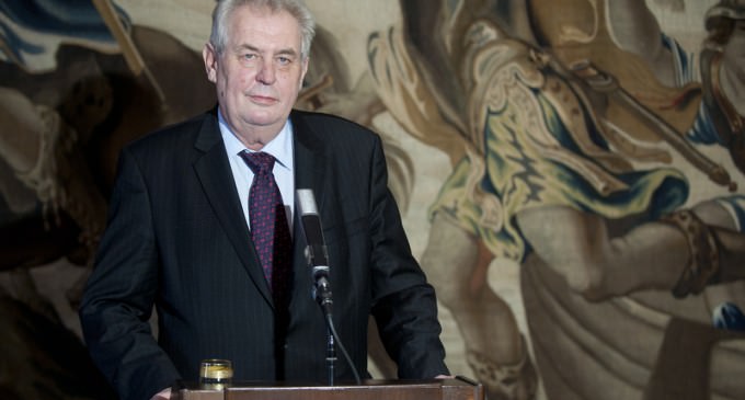 Czech President Calls on Citizens to Arm Themselves to Combat Terrorism