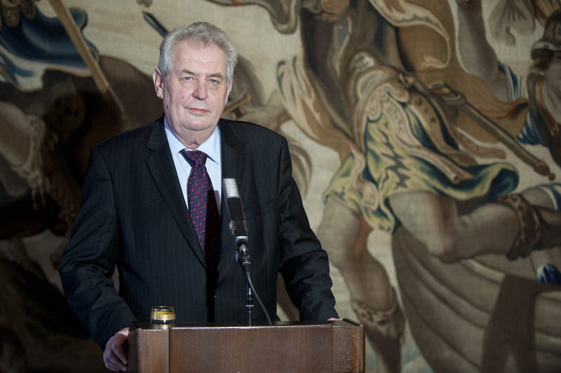 Czech President Calls on Citizens to Arm Themselves to Combat Terrorism