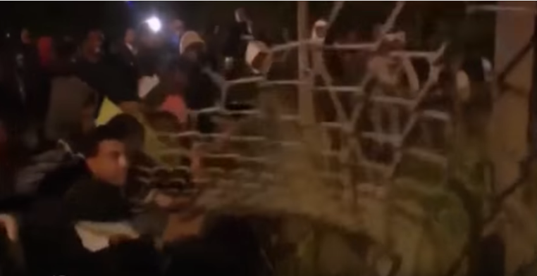 200 Mirgrants Carry Our Well-Organized Assault on  the Eurotunnel