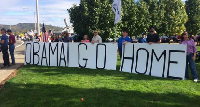 Obama Goes To Oregon, Hit With Massive Protest, “Go Golf”