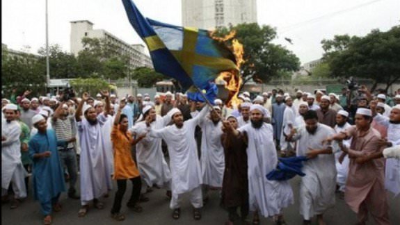 Swedish Police: ‘Nordic Alcohol Culture’ and ‘Ignorance’ Cause Migrant Rapes
