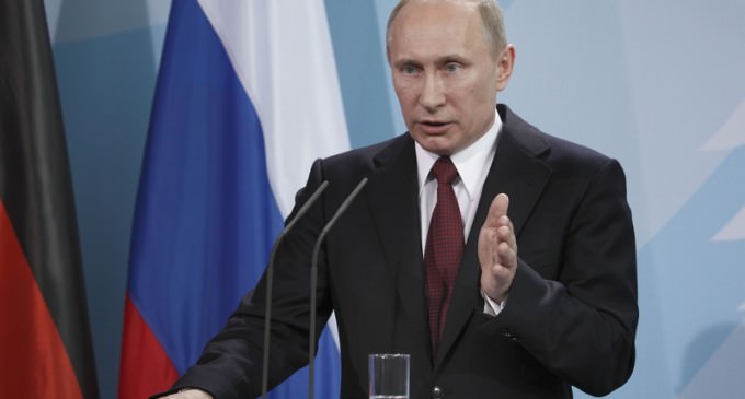 Putin: Turkey Shot Down Su-24 to Protect ISIS Oil Deliveries