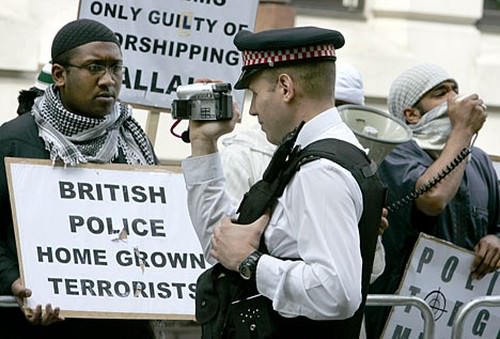 UK Cops: We Must Ask Permission From Muslim Leaders To Enter No-Go Zones