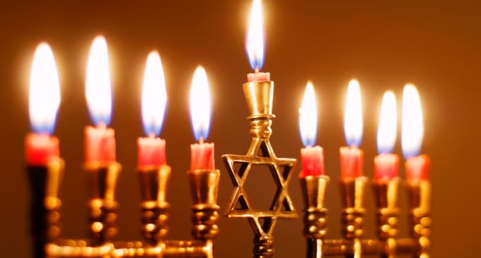 Paris Authorities: Don’t Light Hanukkah Candles in Public Places