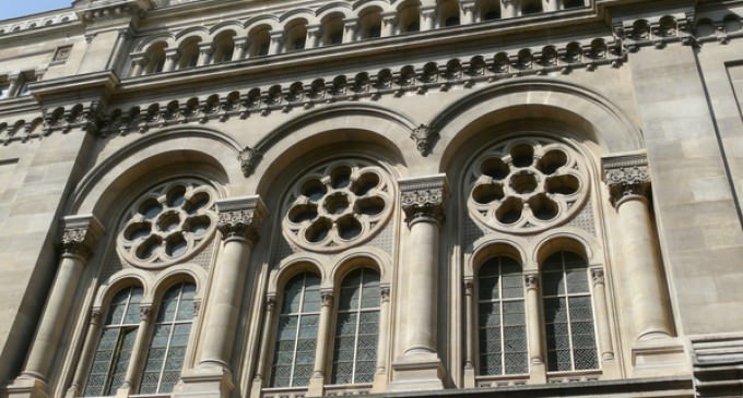 Jewish Synagogue Attacked in Paris