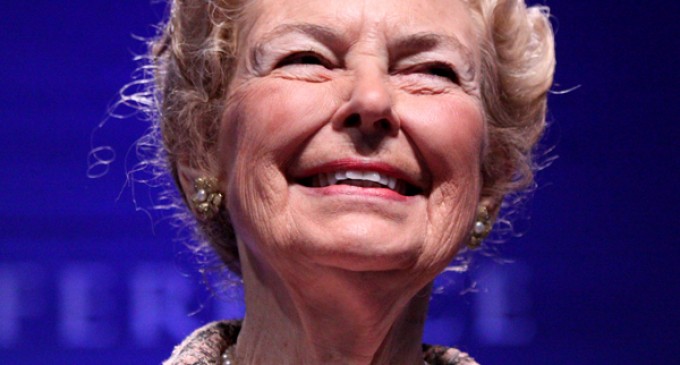 Conservative Icon Phyllis Schlafly Has Heart set on Trump