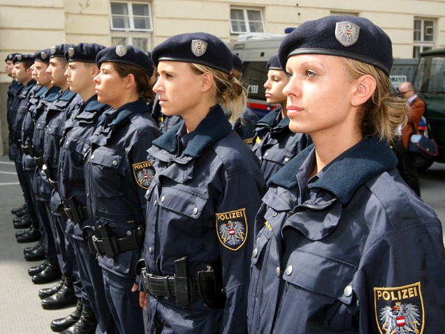 Austrian Cops Tell Women Not To Go Outside Because of Migrant Muslim ...