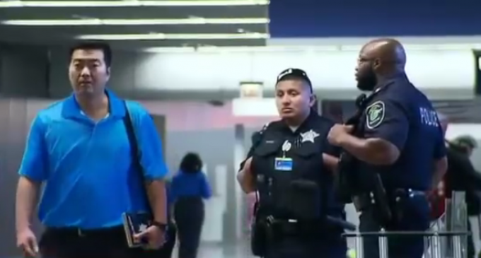 Chicago Aviation Cops Can’t Carry Guns, Told to ‘Run and Hide’ if Facing Attack