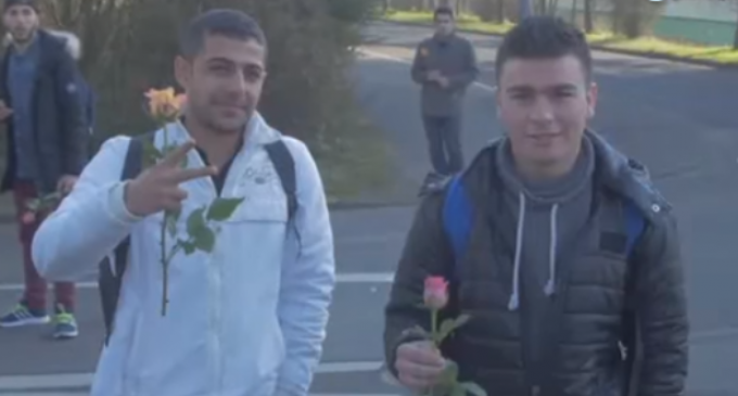 Feminists in Cologne Hand Out Roses to Migrants as a “gesture against xenophobia” Following Sexual Assaults