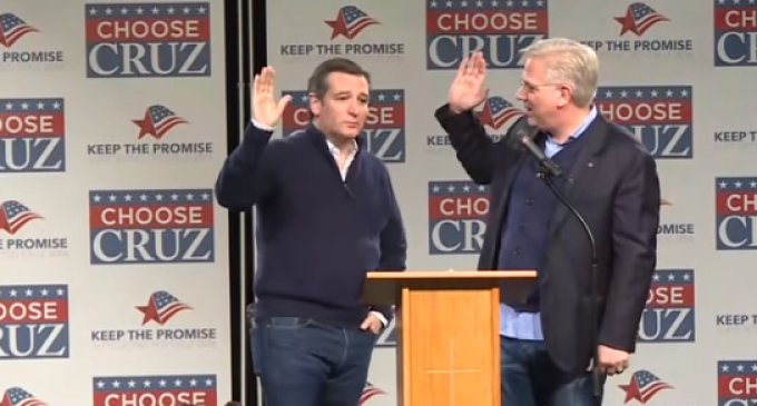 Epic Fail: Glenn Beck Gives Mock ‘Presidential Oath of Office’ to Ted Cruz