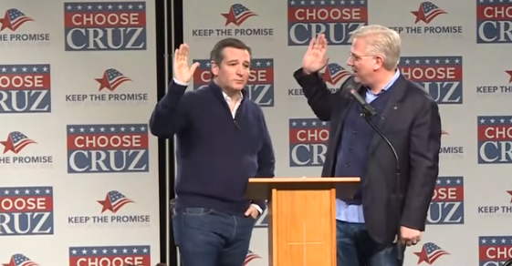 Epic Fail: Glenn Beck Gives Mock ‘Presidential Oath of Office’ to Ted Cruz