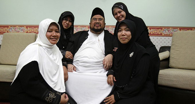 Polygamous Migrants Get Financial Windfall With New Welfare Changes