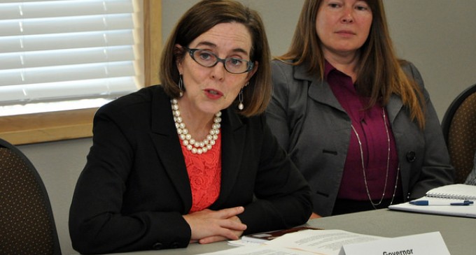 Oregon Outcry Prevents Governor From Raising Minimum Wage