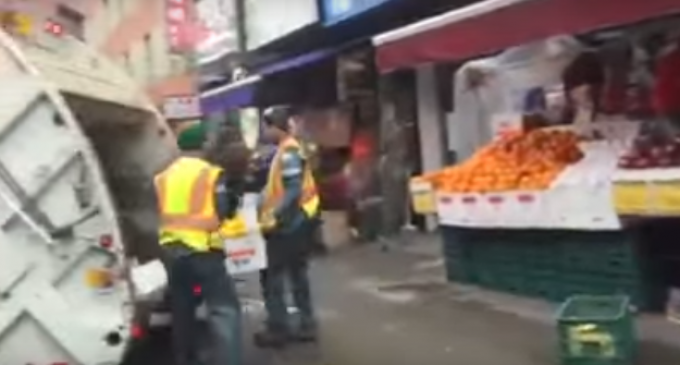 NYC Forces Vendors to Throw Away Perfectly Edible Food For Displaying it Improperly