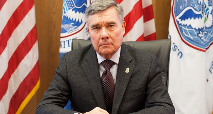 Border Chief Threatens Agents Who Object to Obama’s Amnesty Agenda