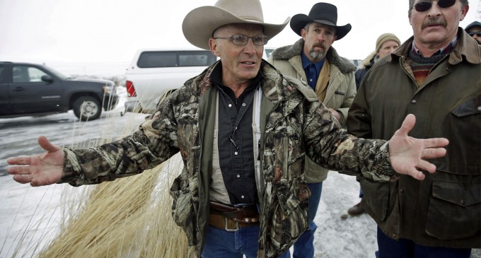 Details Emerge that FBI ‘may have opened fire’ on Oregon Rancher