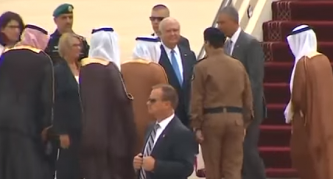 Saudi King Doesn’t Bother Greeting Obama at Riyadh Airport