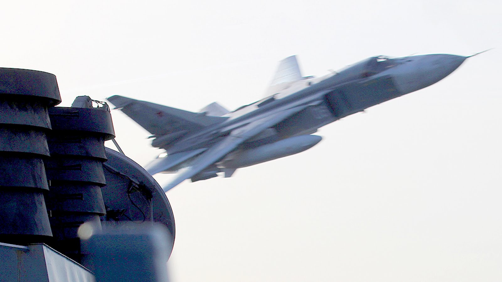 Russian Attack Jet Flies Within 30 Feet of a  U.S. Navy Destroyer Donald Cook