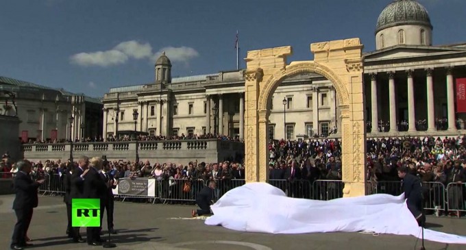 Temple of Baal Arch in London’s Trafalgar Square