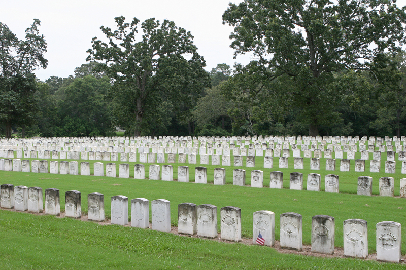 House Strikes Down Displaying Confederate Flag at National Cemeteries