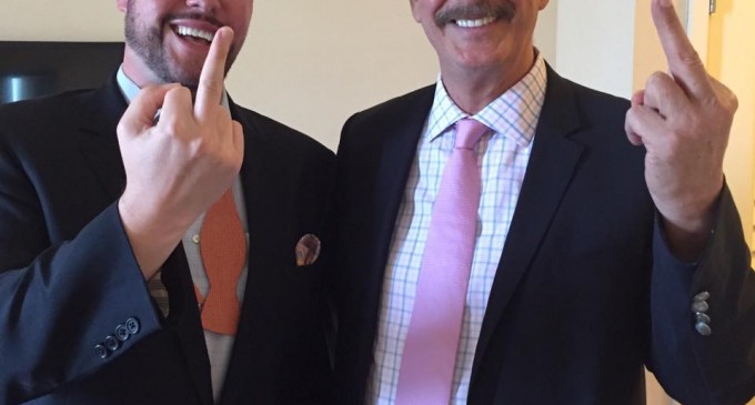 Vicente Fox and Ben Mathis of Kickass Politics Give Trump the Finger
