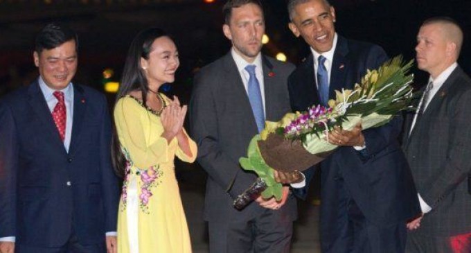 Obama Gets Dissed Yet Again As Vietnamese Officials Blow Him Off At Airport