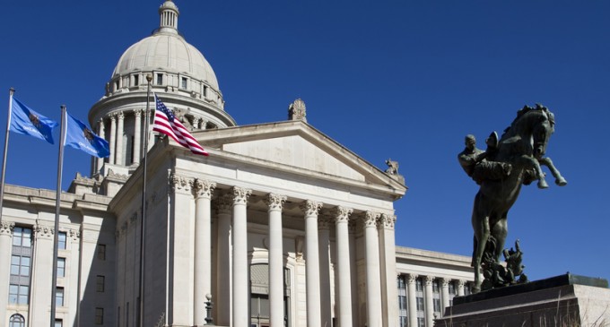 Oklahoma Passes Bill Making it a Felony for Doctors to Perform Abortions