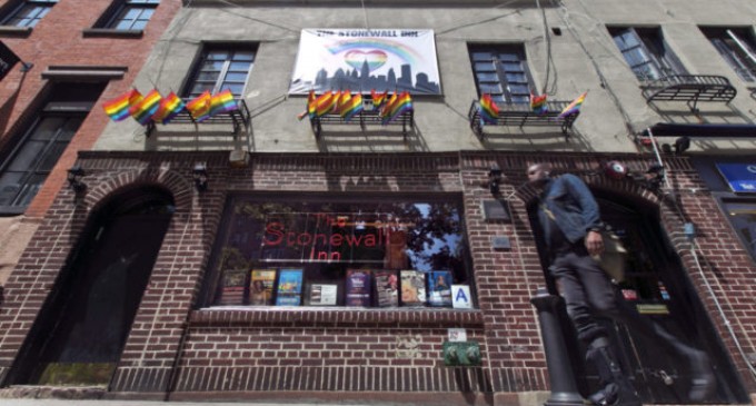 Obama Christens new ISIS Target, Names Stonewall Inn Gay Bar a National Monument