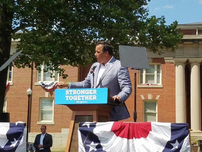 Columbus Mayor Restricts Size of Trump Rally after Stumping for Clinton