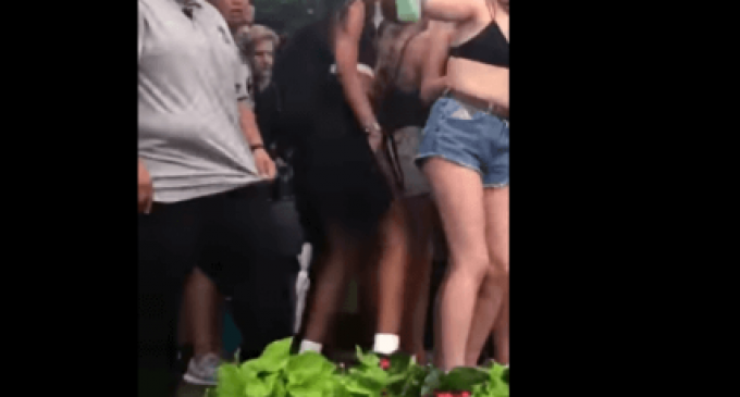 Malia Obama Twerks, Flashes Crowd at Lollapalooza