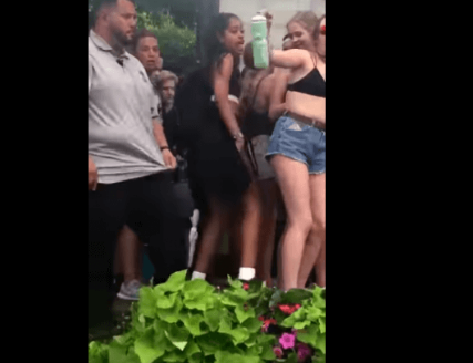 Malia Obama Twerks, Flashes Crowd at Lollapalooza